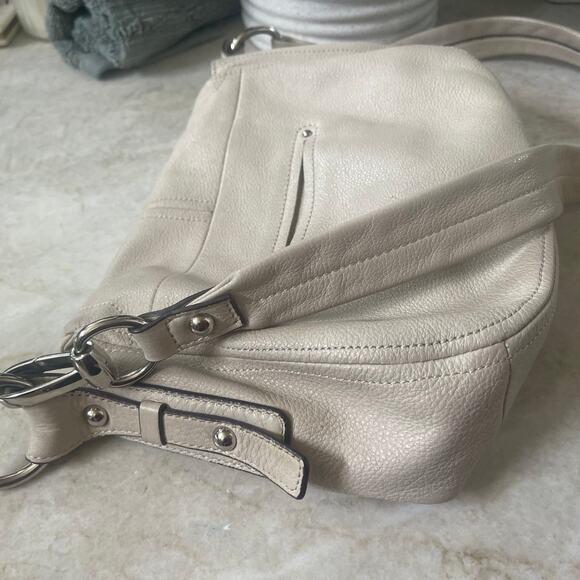 B. Makowsky crossbody bag creamy beige - Picture 8 of 11
